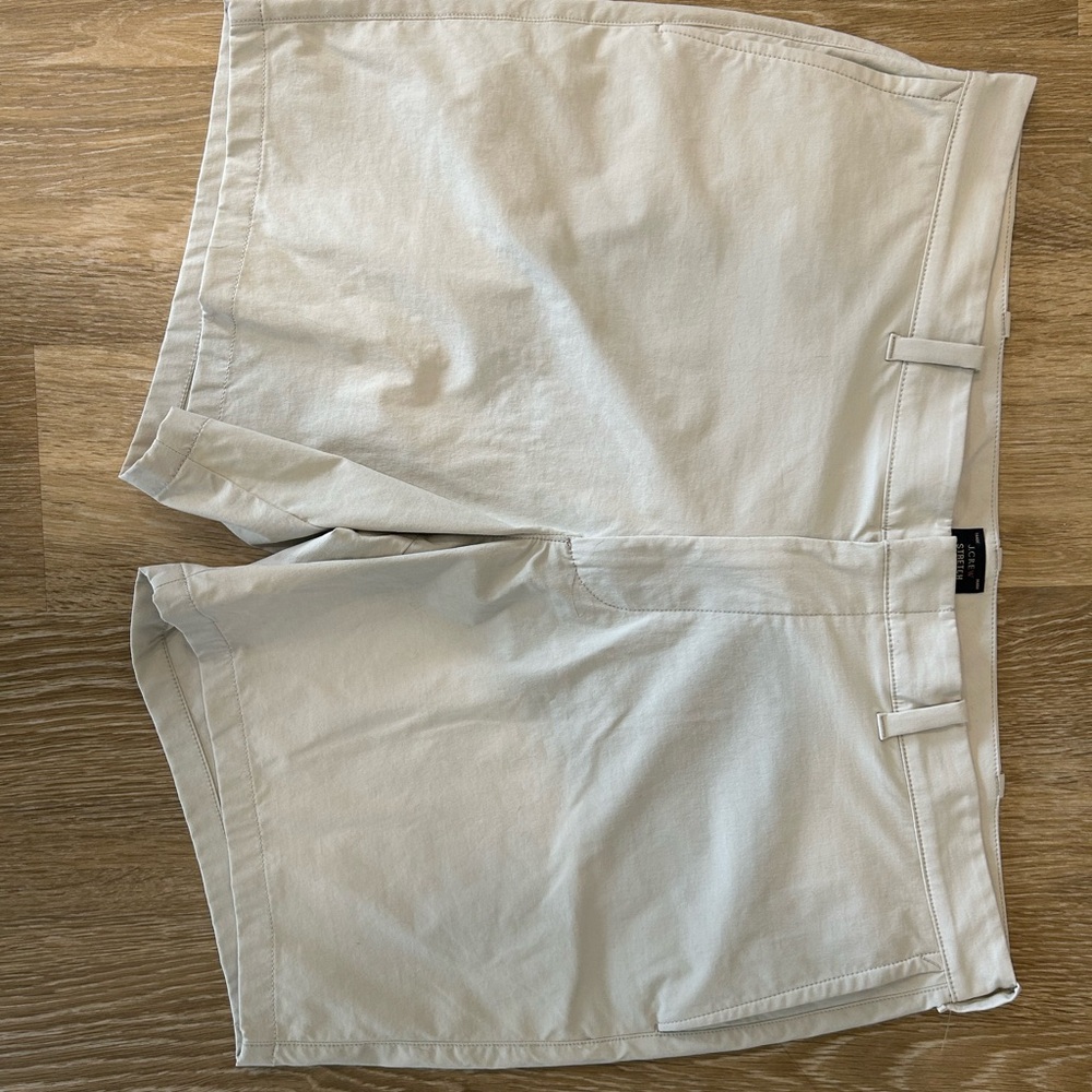 J Crew Men’s Tan Flat Front Shorts Size 40
